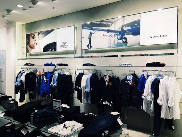 AI and Automation in Retail: Optimizing Operations