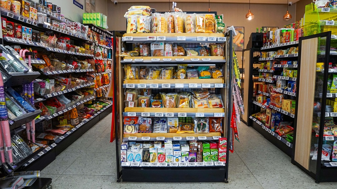 digital price tag in store