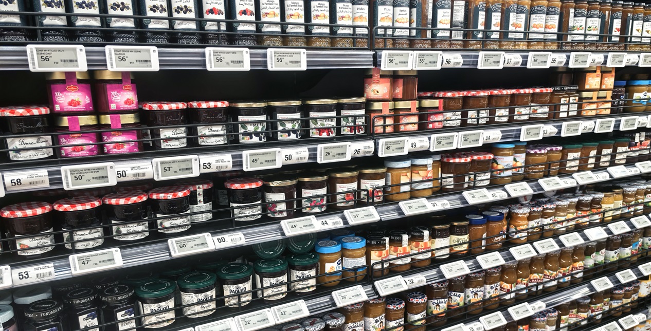 The shelves use electronic shelf labels to display prices. The shelves use electronic shelf labels to display prices.