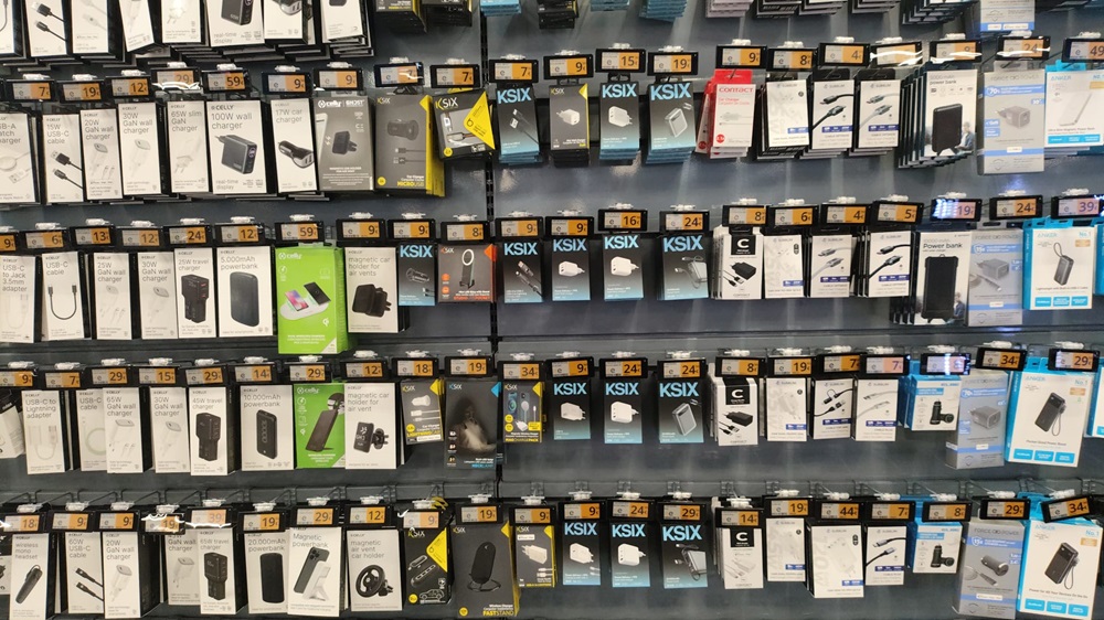 Numerous electronic shelf labels for hanging product areas