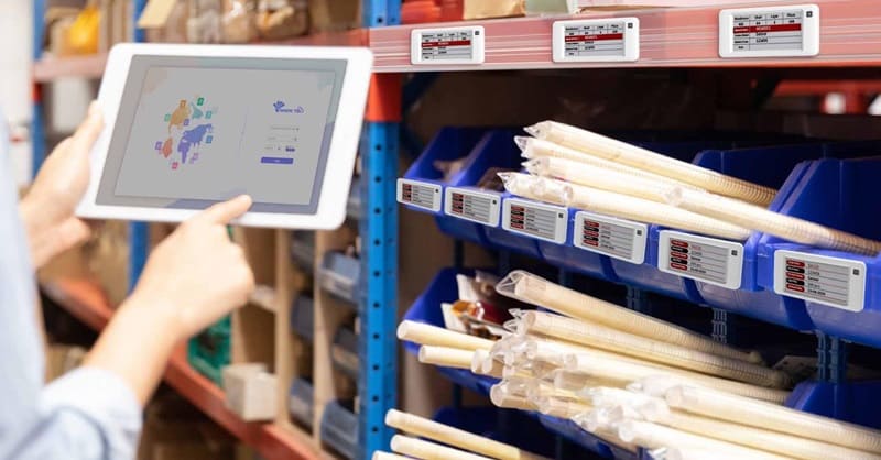Warehouse wireless connectivity tech Warehouse wireless connectivity tech