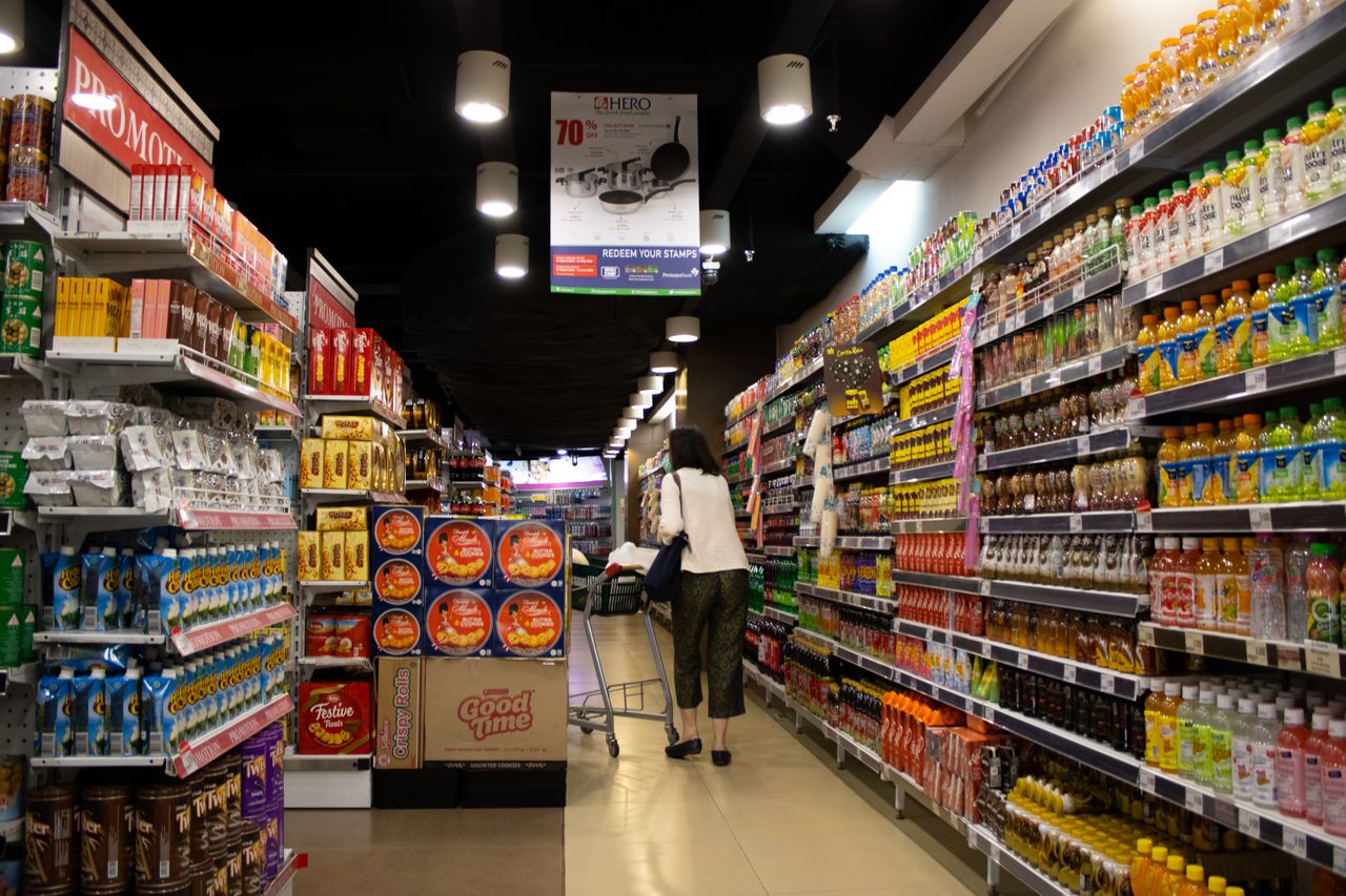 store sheleves store sheleves